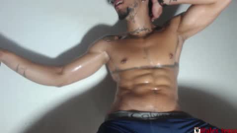 Snapshot of dominic_donnovan chatting on November 13, 2025, 6:01 am DOMI online show from November 13, 2025, 6:01 am