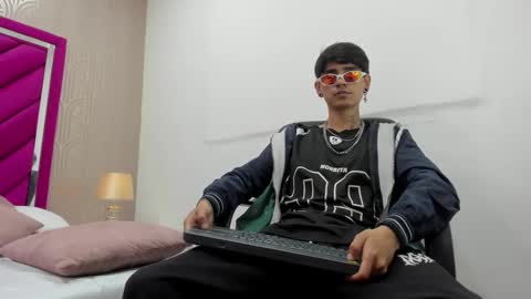 Snapshot of dominic_foox chatting on February 17, 2026, 12:23 pm Dominic foox online show from February 17, 2026, 12:23 pm