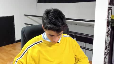 Snapshot of dominic_radccliffe chatting on November 26, 2025, 2:45 am Your real love online show from November 26, 2025, 2:45 am