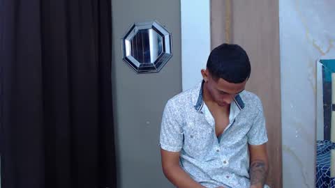 dominic_smith_ online show from April 6, 2026, 2:09 am