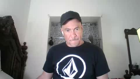 luis online show from May 3, 2026, 4:51 am