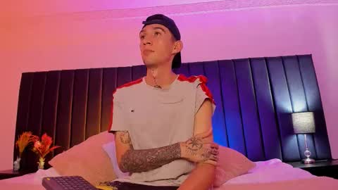 dominik_thompson777 online show from October 5, 2025, 3:16 am