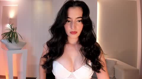 Snapshot of dominiquevega_ chatting on January 6, 2025, 1:20 am Dominique online show from January 6, 2025, 1:20 am