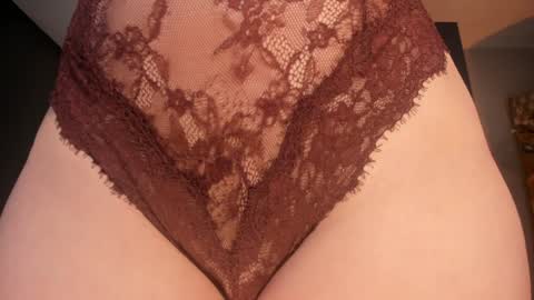 Snapshot of dominiquevega_ chatting on January 15, 2025, 3:11 am Dominique online show from January 15, 2025, 3:11 am