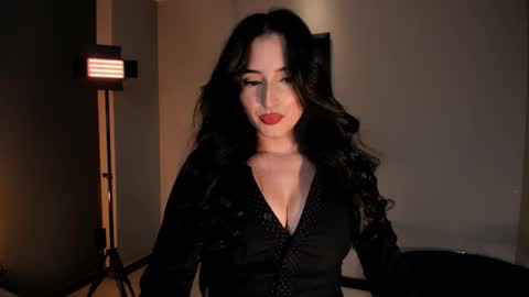 Snapshot of dominiquevega_ chatting on October 23, 2025, 9:46 pm Dominique online show from October 23, 2025, 9:46 pm