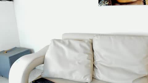 dominyck_ online show from April 4, 2026, 6:49 pm