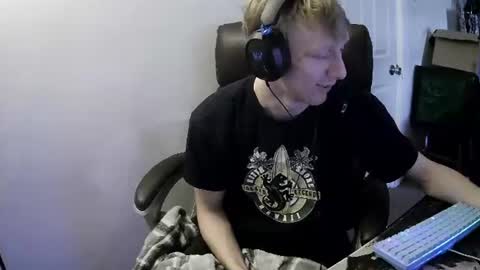 Snapshot of domohead0 chatting on July 13, 2026, 5:27 pm dom online show from July 13, 2026, 5:27 pm