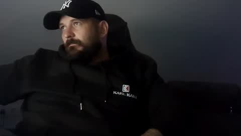 Snapshot of donchriiis chatting on November 5, 2025, 10:43 pm donchriiis online show from November 5, 2025, 10:43 pm