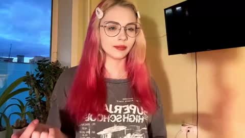 Karolina online show from October 14, 2025, 2:07 pm