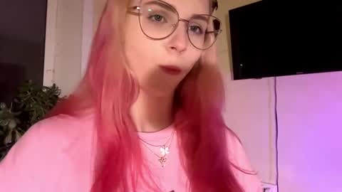 Karolina online show from October 15, 2025, 2:39 pm