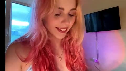 Karolina online show from October 23, 2025, 1:21 pm