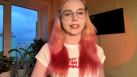 Karolina online show from November 2, 2025, 1:13 pm