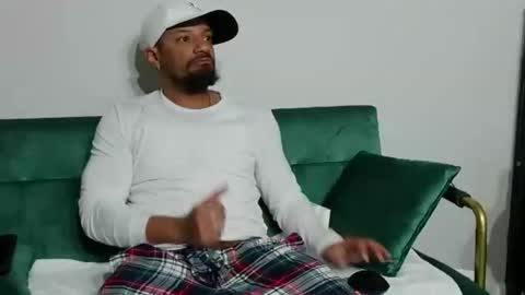 Snapshot of dong_masterson chatting on March 3, 2026, 11:49 am Gifted online show from March 3, 2026, 11:49 am