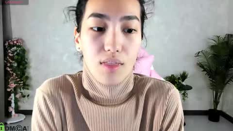 Snapshot of donnaa_drew chatting on October 15, 2025, 3:06 am Aura online show from October 15, 2025, 3:06 am