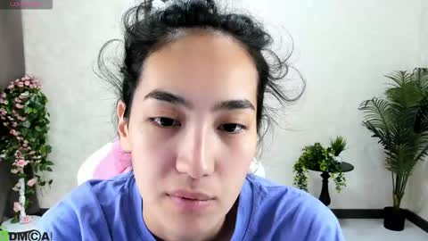 Snapshot of donnaa_drew chatting on October 21, 2025, 2:01 am Aura online show from October 21, 2025, 2:01 am