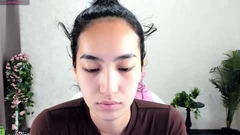 Snapshot of donnaa_drew chatting on October 24, 2025, 2:08 am Aura online show from October 24, 2025, 2:08 am