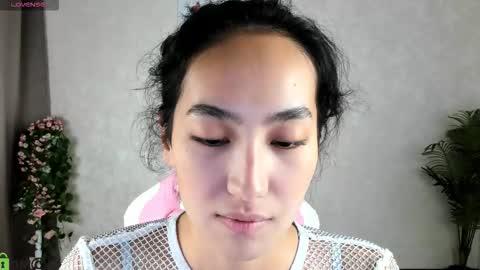 Snapshot of donnaa_drew chatting on November 2, 2025, 7:44 am Aura online show from November 2, 2025, 7:44 am