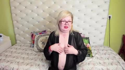Snapshot of donnagriffin chatting on February 22, 2025, 9:01 am DonnaGriffin online show from February 22, 2025, 9:01 am