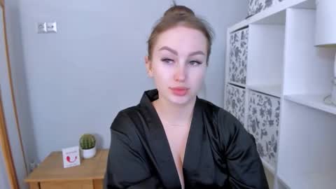 DonnaSensual online show from November 16, 2025, 9:09 pm