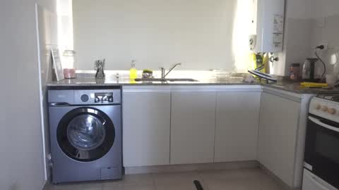 Donatella online show from November 17, 2025, 11:49 am