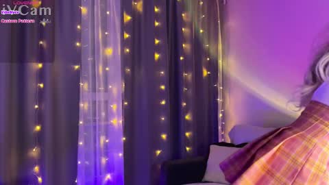 Snapshot of dontouchmyass chatting on February 28, 2025, 5:48 pm Ely online show from February 28, 2025, 5:48 pm