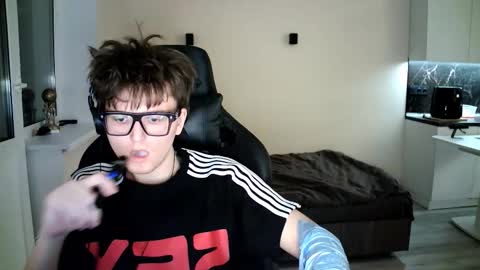 dopeboy277 online show from November 4, 2025, 5:23 pm