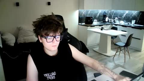 dopeboy277 online show from November 11, 2025, 4:29 pm