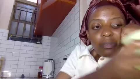 dora05191 online show from October 13, 2025, 9:37 pm