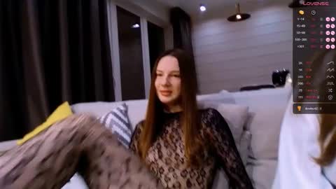 Dora  online show from October 18, 2025, 3:35 pm