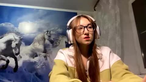Snapshot of dorcasuplinger chatting on October 8, 2025, 5:10 pm Aria online show from October 8, 2025, 5:10 pm