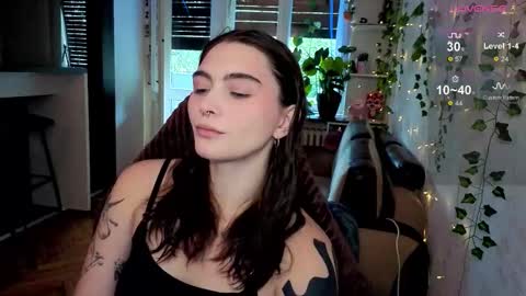 Alice online show from October 9, 2025, 8:12 am