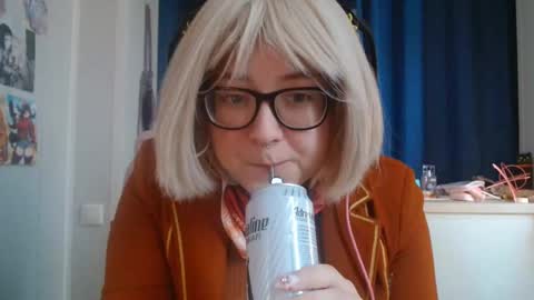 Snapshot of doriabodford chatting on October 31, 2025, 7:20 am Lola online show from October 31, 2025, 7:20 am