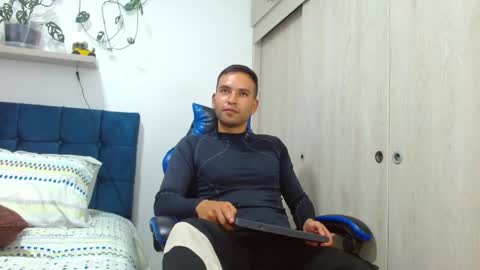 dorian_h online show from April 21, 2026, 6:44 pm