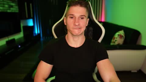 Dorian Reyes online show from October 2, 2025, 12:17 am