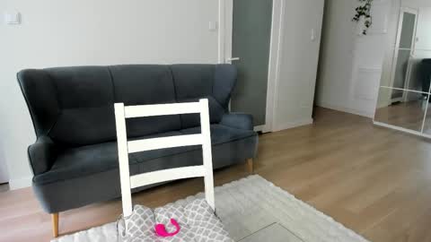 dormineaa online show from May 31, 2026, 6:10 am