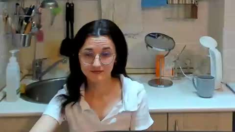 Snapshot of dorotty_ chatting on January 27, 2025, 12:33 am Your Dorotty online show from January 27, 2025, 12:33 am