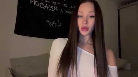 MOLLYYYY dont forget to give me a thumb up online show from October 14, 2025, 2:51 pm