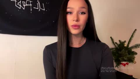 MOLLYYYY dont forget to give me a thumb up online show from December 23, 2025, 2:53 am