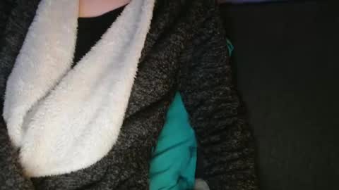 Douce Elsa online show from February 3, 2025, 6:28 pm