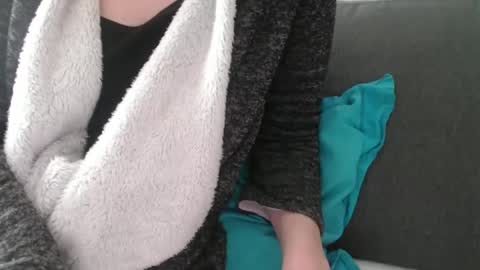 Douce Elsa online show from February 9, 2025, 12:41 pm