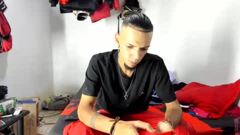 Snapshot of douglas_gallegos chatting on June 17, 2026, 3:42 am douglas_gallegos online show from June 17, 2026, 3:42 am