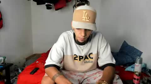 Snapshot of douglas_gallegos chatting on June 24, 2026, 6:34 am douglas_gallegos online show from June 24, 2026, 6:34 am