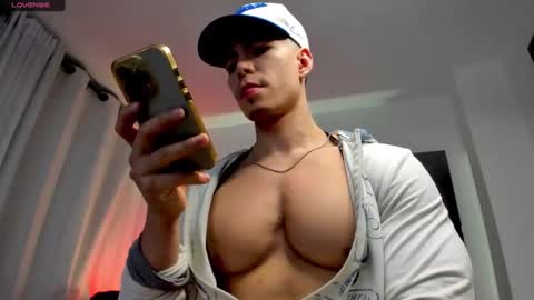 Snapshot of douglassafado chatting on November 15, 2025, 5:05 am Douglas Safado online show from November 15, 2025, 5:05 am