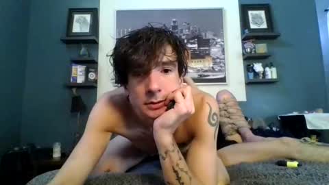 Snapshot of douxi_does_it chatting on November 18, 2025, 8:35 pm Douxi online show from November 18, 2025, 8:35 pm