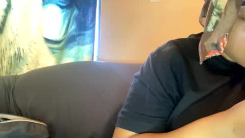 dove_love22 online show from November 6, 2025, 5:47 pm