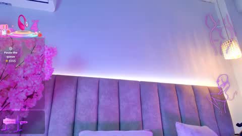 Doyeon online show from September 13, 2025, 2:44 am