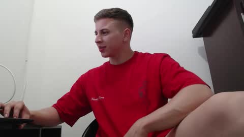 draco_boy2000 online show from September 9, 2025, 9:25 pm