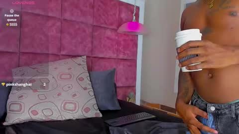 ---Drake--- online show from February 11, 2025, 8:37 am