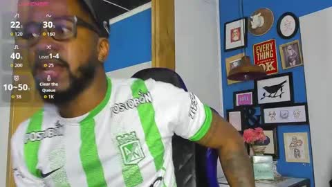 ---Drake--- online show from September 23, 2025, 9:51 pm