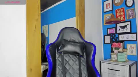 ---Drake--- online show from October 11, 2025, 9:13 pm